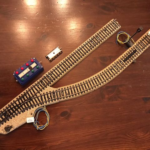 Märklin sidespor med Avkoblingsskinne og Stoppbukk H0