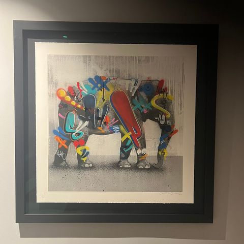 Elephant av Martin Whatson