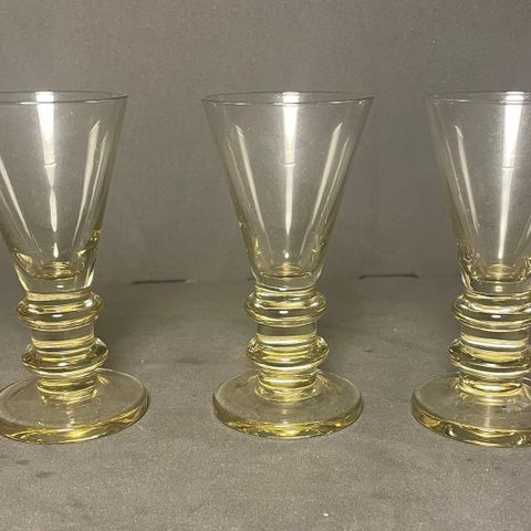 3 solide og stilige drammeglass selges samlet