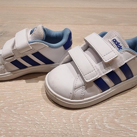 Adidas- sko + Skofus sandaler str 21