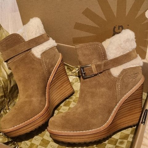 UGG ANAIS boots i saueskinn str.36 ubrukt