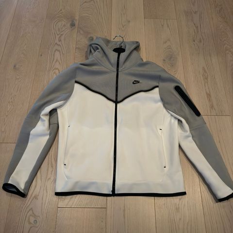 Nike tech fleece hoodies