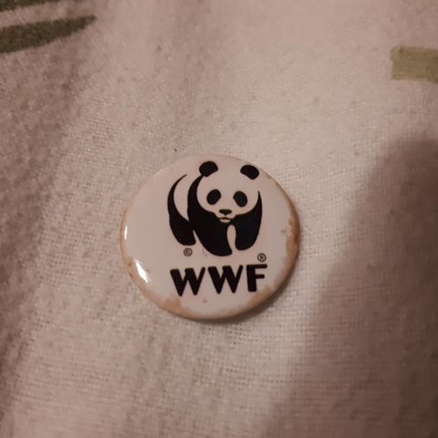Pins / buttons WWF
