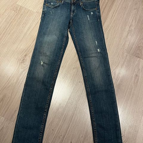 Jeans skinny low waist 26/30 fra H&M