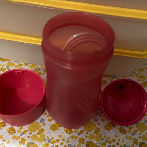Rosa tupperware flasker