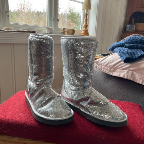 Helt nye glitter "Uggs" (dame, 40, men små i str)