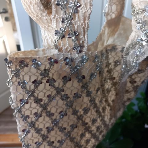 Zara totebag m/ perler og silkebånd