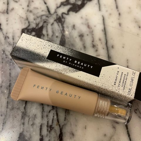 Fenty beauty bright fix eye brightener 11 Honey Mustard