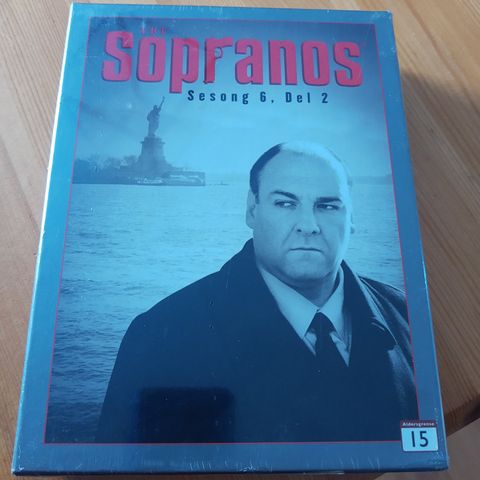 The Sopranos, sesong 6, del 2, Ny i plast