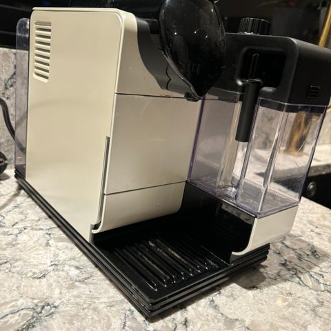 Nespresso Delonghi kaffemaskin
