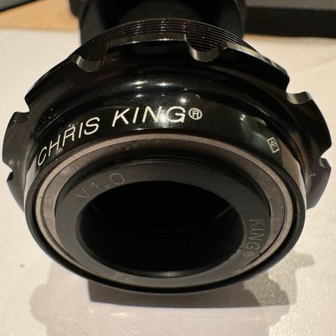 Kranklager - Chris King Threadfit T47 24x Sort (for Shimano landevei/MTB)