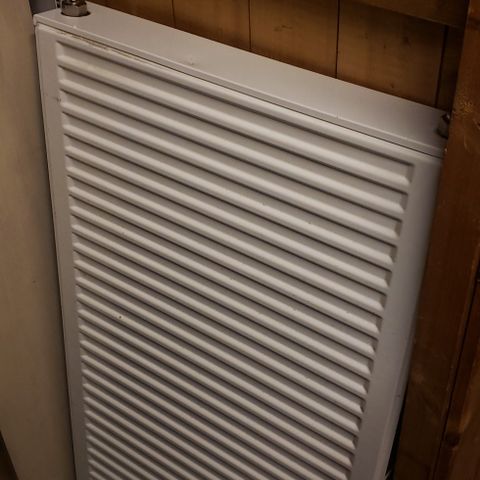 Radiator, dobbeltlag med termostat