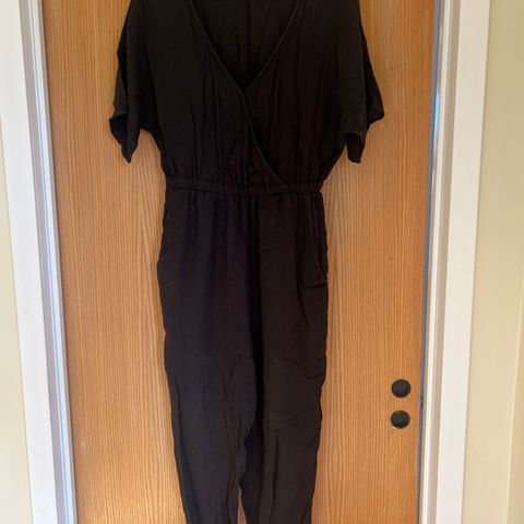 Svart jumpsuit, str. S