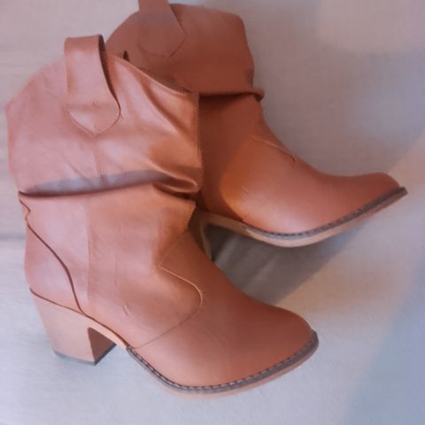 Ubrukte Lave boots str 38