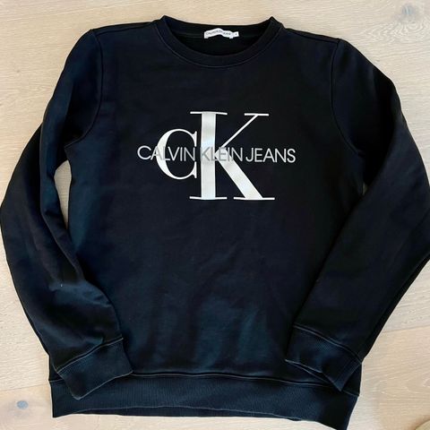 Sort Calvin Klein Jeans genser - Str. 16 år - Svært lite brukt