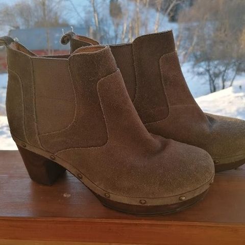 Clarks Suede Chelsea Boots