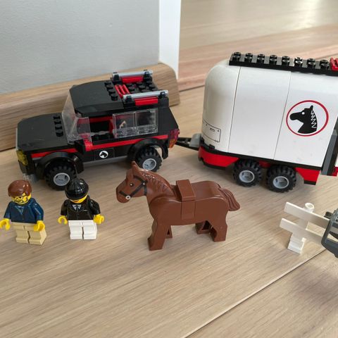 LEGO CITY 7635 4WD with Horse Trailer / firehjulstrekk med hestetilhenger