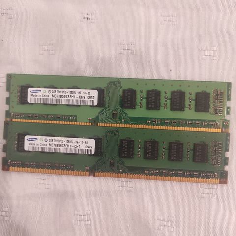 2x2GB Samsung DDR3 RAM 10600U