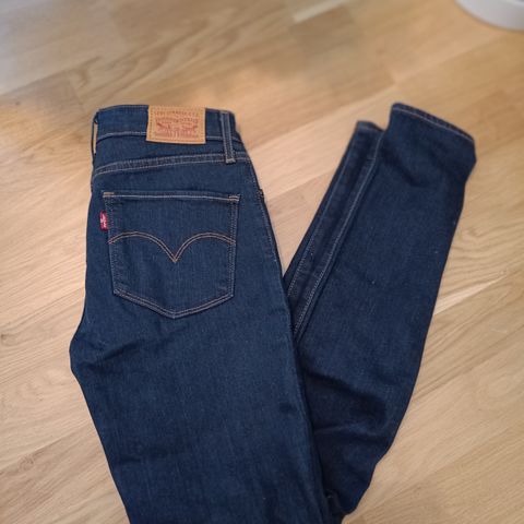 Levis jeans - fremstår som ny