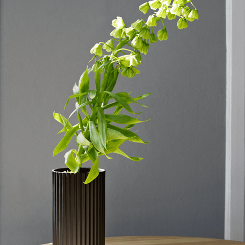 Sort matt Lyngby vase - H: 15,5 cm.