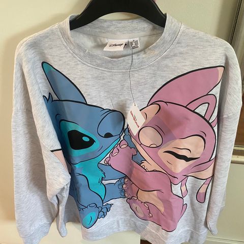 Ny genser og t-skjorte fra lilo stitch Str xl