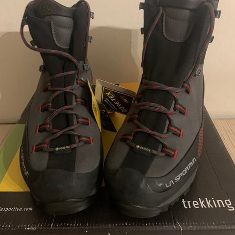 La Sportiva Trango TRK GTX LEATHE CARBON/CHILI str.43,5