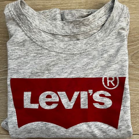 Kort t-skjorte fra Levis