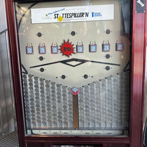kroneautomat pengespill knipseautomat