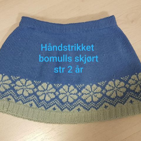 Håndstrikkede bomulls skjørt str 2 år