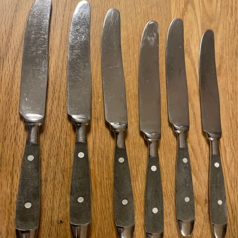 6 retro kniver selges samlet for 100 kr