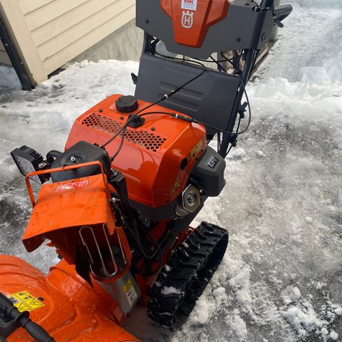 Husqvarna ST 424 T snøfreser med el.start og belte