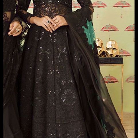 zainab Salman kjole i tre deler. Strl small