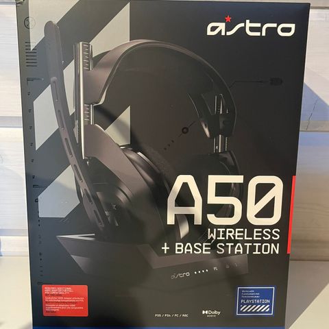 4 generasjon Astro A50 trådløst gamingheadset for PlayStation og PC/Mac