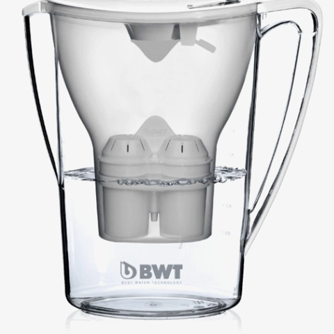 Vannfilter: BWT Filterkanne med ekstra filter til å rense og filtrere vann