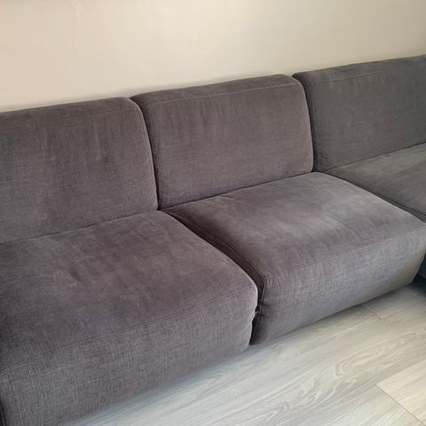 Skeidar sjeselongsofa