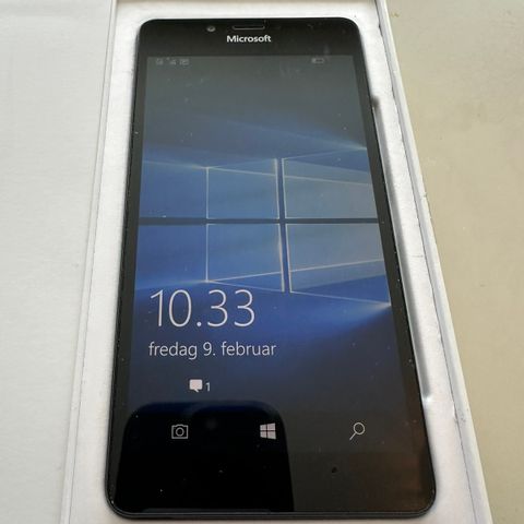 Microsoft Lumia 950 med display dock