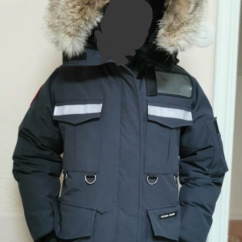 Nesten ny Canada Goose resolute til salg!!