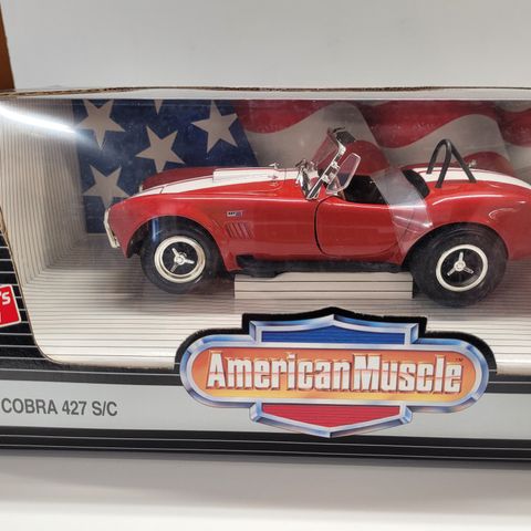 Modell biler Shelby Cobra 427S/C  fra ERTL 1:18