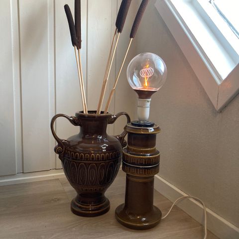 Retro lampe og vase