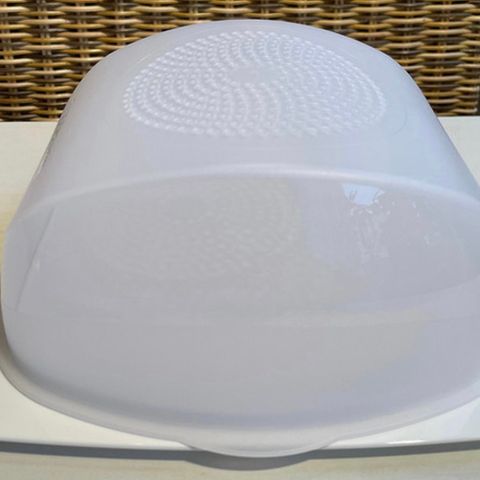 Tilbud - Tupperware CheeSmart Liten kvadrat (osteklokke) 1 kg ost