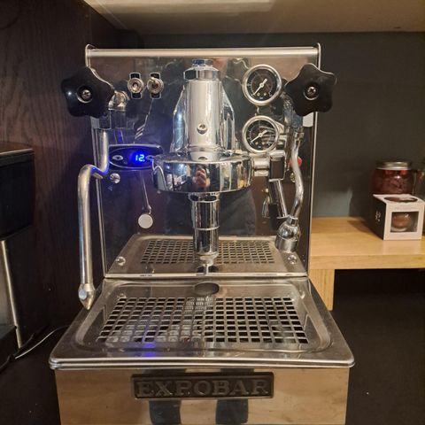 Expobar Brewtus IV med portafilter + UBRUKT Sage-kvern