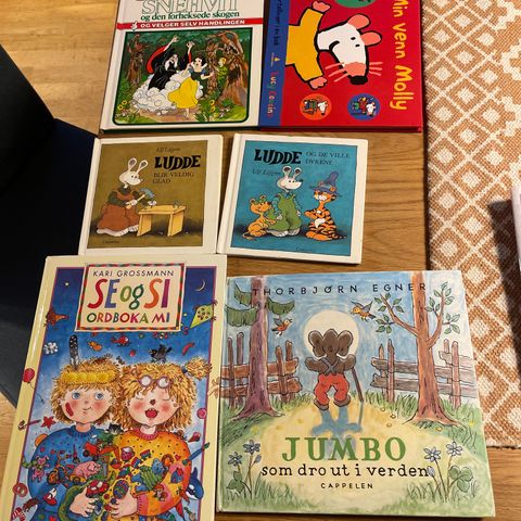 6 barnebøker selges samlet fior 150 kr