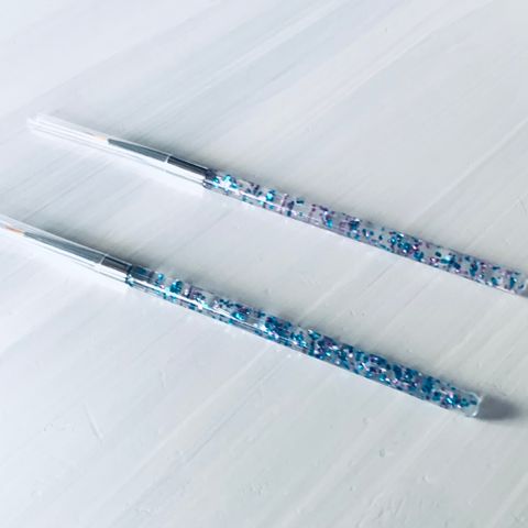 To nye tynne pensler med glitter 💙 pensel