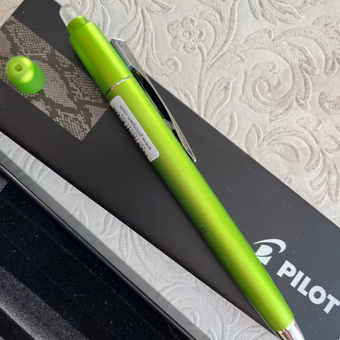 Pilot frixion pen/ kryssordpenn