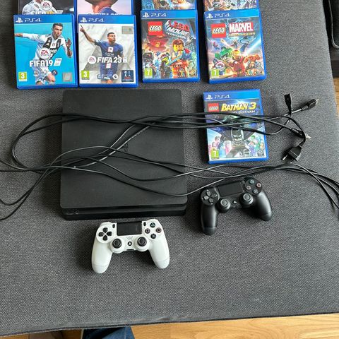 PlayStation 4 slim - 500GB