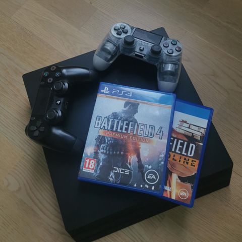 Playstation 4 Pro 1TB med 2 kontroller og spill