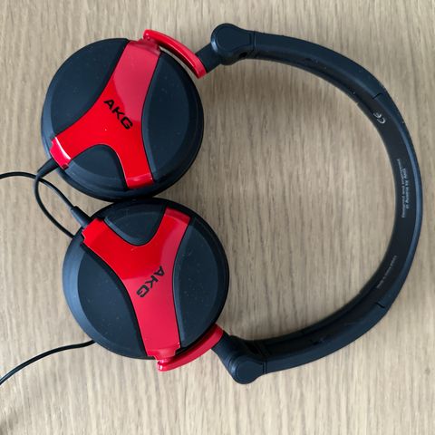 Akg k518