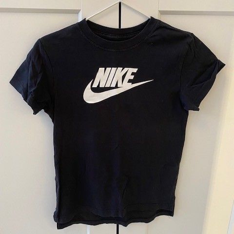 Nike t-skjorte junior i str. S