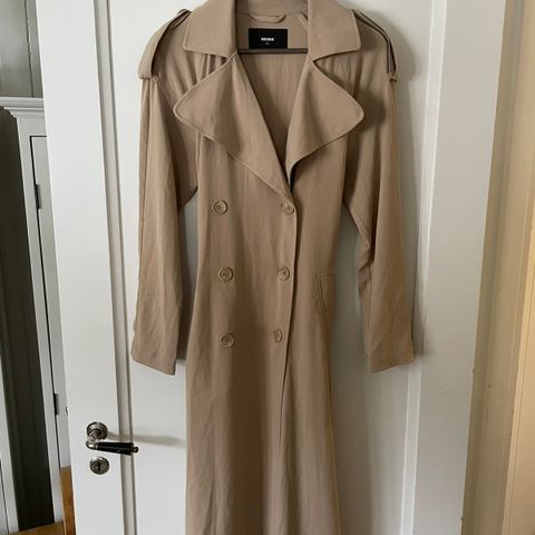 Trench coat fra BIK BOK