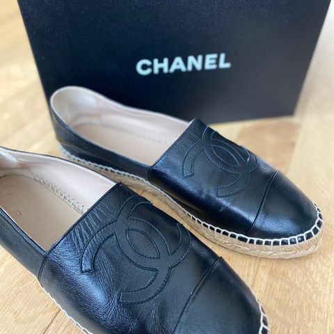 Chanel Espadrilles vurderes solgt